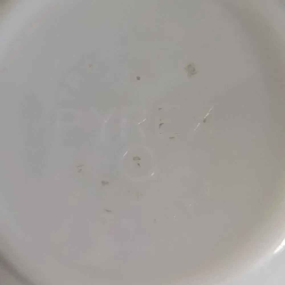 Vintage PYREX 401 Early American Mixing Bowl Brown Gold Milk Glass